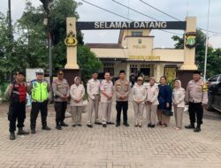 Polsek Cisauk Gelar Kegiatan Berbagi Takjil dalam Rangka Bulan Suci Ramadan