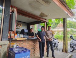 Babhinkamtibamas Kleurahan Buaran Ingatkan Petugas Keamanan Cafe Untuk Tingkatkan Kewaspadaan Antisipasi Kejahatan