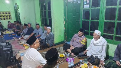 BABHINKAMTIBMAS POLSEK LEGOK MENGIKUTI KEGIATAN TAHLILAN DAN BERIKAN HIMBAUAN KAMTIBMAS