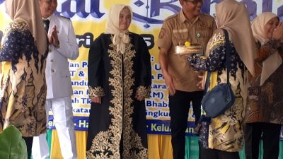 Kantor Kelurahan Kedaung Kecamatan Pamulang adakan Hala bihalal dan Lepas Sambut .Rahmat Hidayat kepada Darwin Sopian pada kamis 25 / 4 /2024