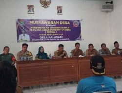 Kolaborasi Membangun Desa: Bhabinkamtibmas dan Babinsa Hadiri Rapat Penyusunan Rencana Kerja 2025