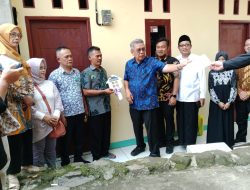 Bhabinkamtibmas Pantau Peresmian Bedah Rumah Tidak Layak Huni di Kota Tangerang Selatan Berjalan Lancar