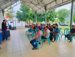 Dekatkan Diri ke Warga, Bhabinkamtibmas Sosialisasi BPJS dan Kamtibmas di Perumahan BSM