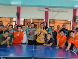 Bhabinkamtibmas Pantau Warga Rw.07 dan Rw.08 Dalam Perlombaan tenis meja dalam rangka lomba HUT RI ke-79