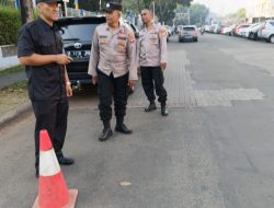 Pengamanan Giat Parade Pahargyan Nuswantara di Sekolah Tarakanita oleh Bhabinkamtibmas Polsek Kelapa Dua