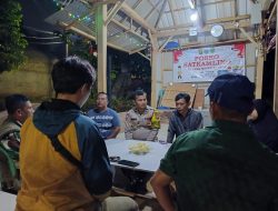 Bhabinkamtibmas Kelurahan Ciater Melaksanakan Sambang Satkamling untuk Menjaga Kamtibmas di Rawa Macek