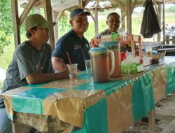 Bhabinkamtibmas Desa Bojongkamal, Ngobrol Santai dengan Warga