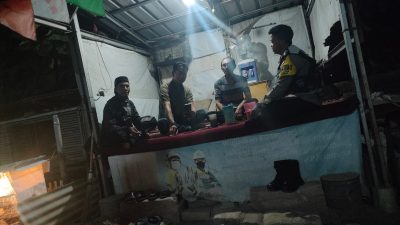 Bhabinkamtibmas Polsek Curug Sambangi Poskamling, Ajak Warga Aktif Jaga Keamanan Lingkungan