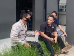 Bhabinkamtibmas Polsek Ciputat Timur Gelar Sambang dan Silaturahmi, Sampaikan Himbauan Kamtibmas Jelang Pilkada 2024
