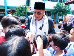 Pemkot Tangsel Kembali Salurkan Bantuan Pendidikan untuk 1000 Siswa Kurang Mampu