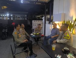 Bhabinkamtibmas Polsek Kelapa Dua Dampingi Kapolsek Bahas Kamtibmas Jelang Pilkada 2024