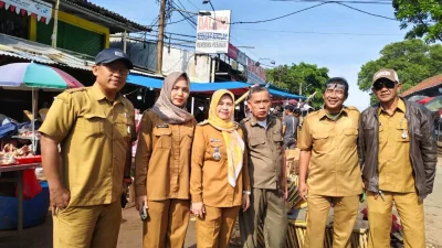 Penertiban Pedagang Pasar Ciputat dipimpin Ibu Dini Lurah Cipayung
