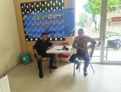 Pengecekan Poskamling Terpadu, Bhabinkamtibmas Ajak Warga Jaga Keamanan Gading Serpong