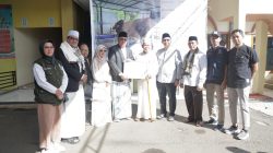 Benyamin Serahkan Banmas Presiden berupa Sapi Kurban di Tangsel