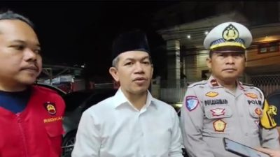 Sijago Merah Melalap Lapak Kayu dikawasan pondok Cabe ilir 4 Kecamatan Pamulang