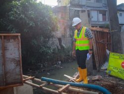 Perkuat Infrastruktur, Pilar Tinjau Pembangunan Turap di 3 Titik Wilayah Tangsel